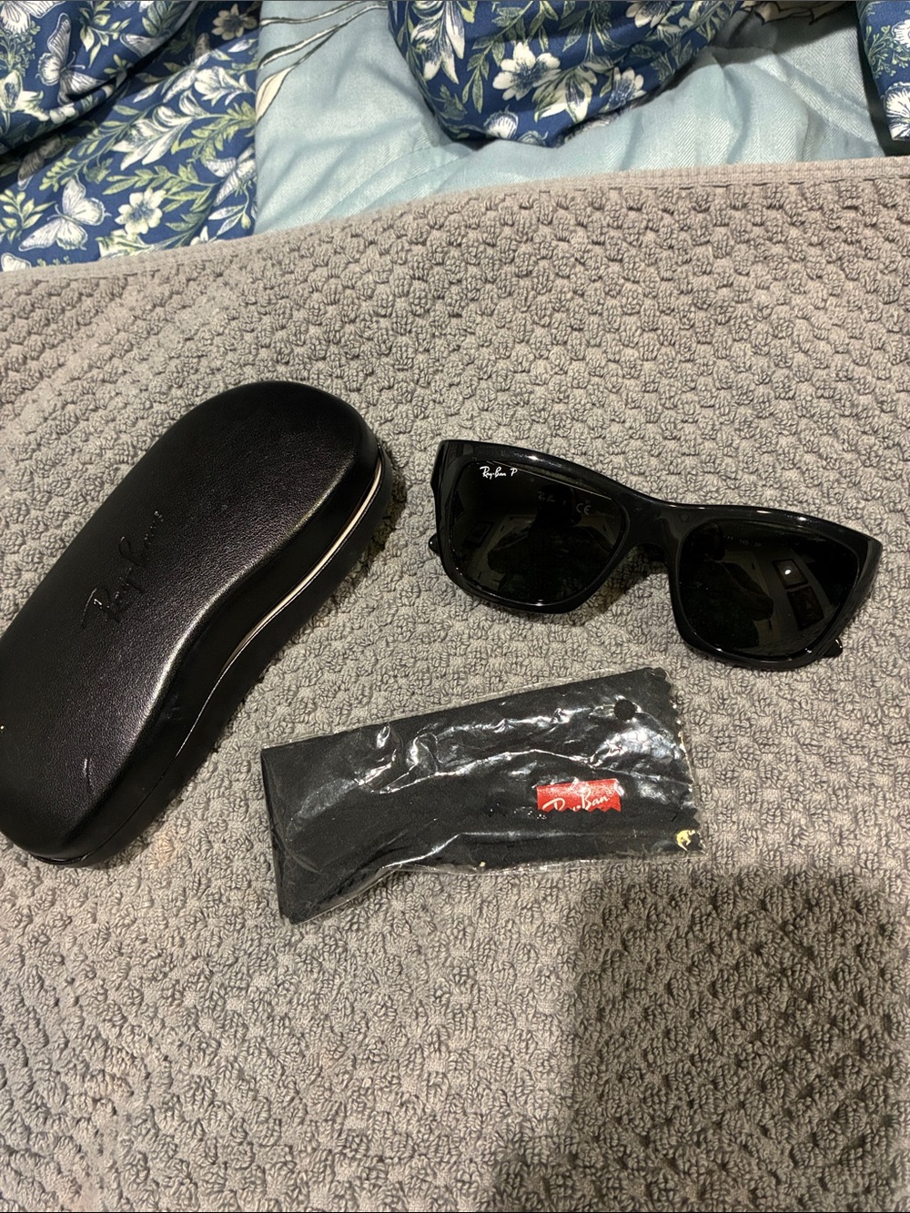 Ray Ban 4194 Sunglasses Black Frame Black Lenses